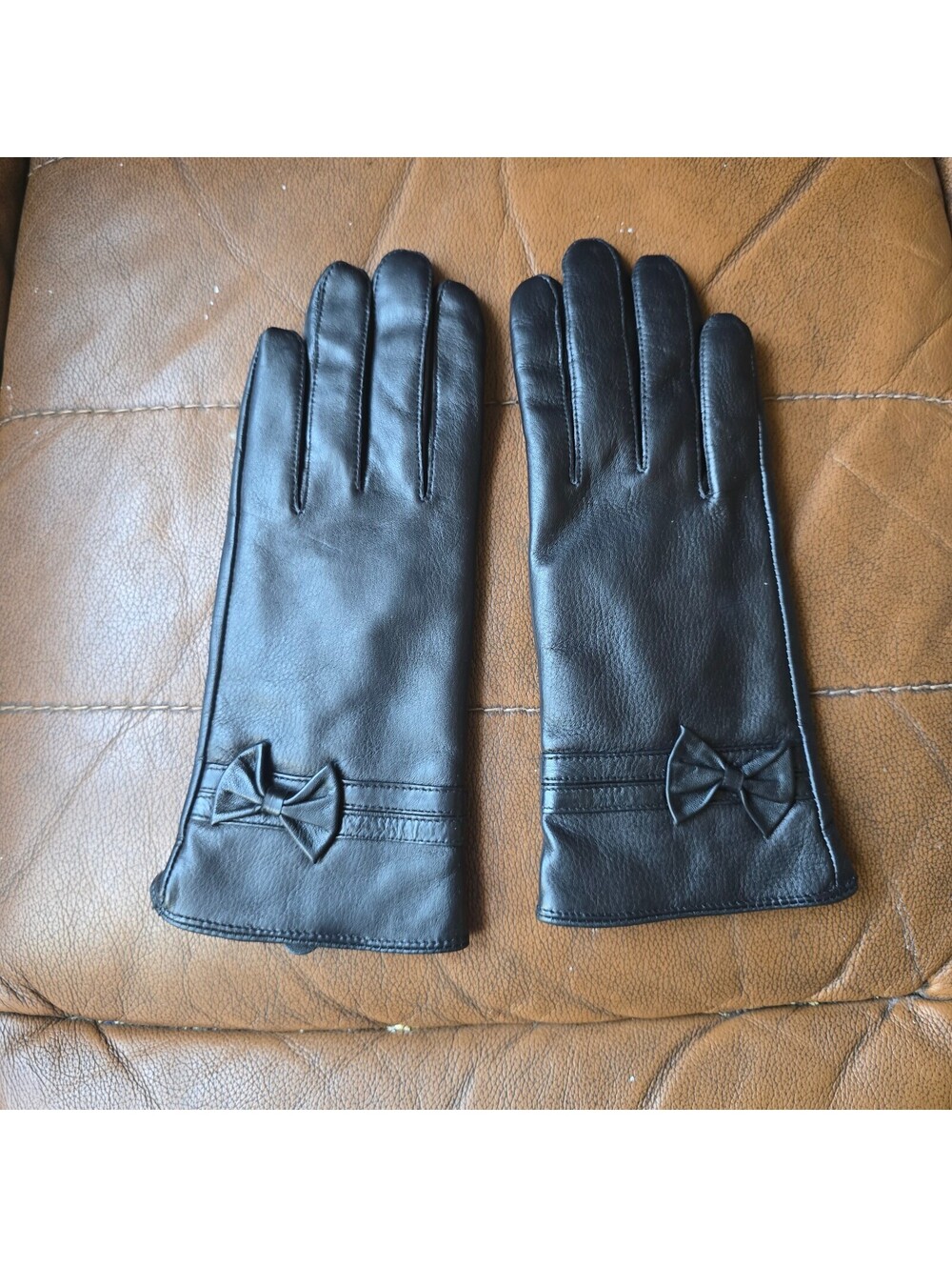 Vintage Royce Black Leather Gloves Bow Wrist Knit Lined Womens Size Medium